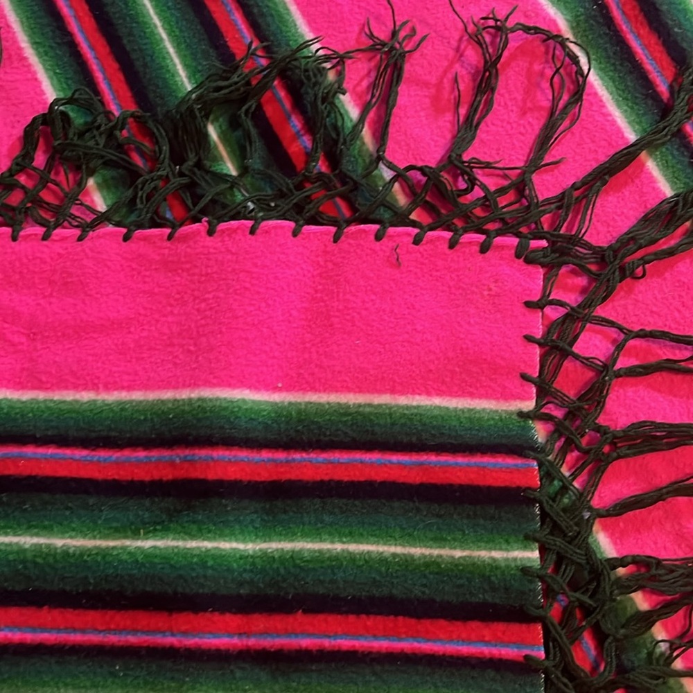 Pendleton Robes and Shawls Blanket w/ 4 Sides Of Fringe VINTAGE - Picture 7 of 7
